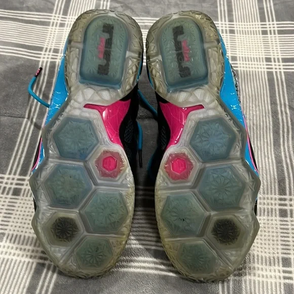Nike Lebron 12 Chromosomes Basketball Shoes - Picture 5 of 5